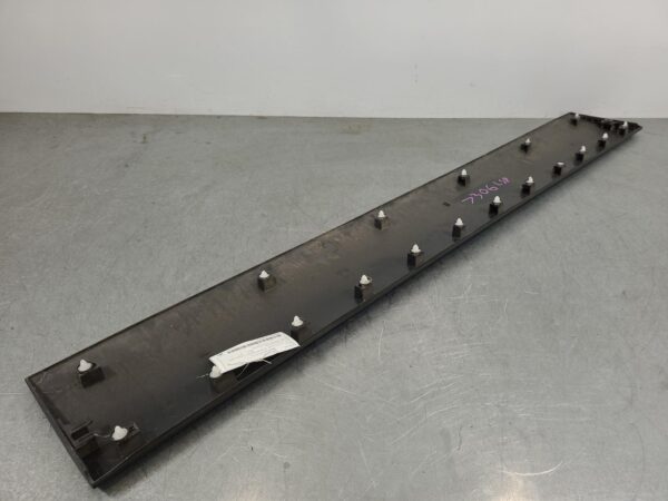 Mercedes Sprinter VS30 Sliding Door Lower Moulding LH Mwb 2018–Present - Image 5