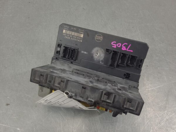 Mercedes Viano 639 Fuse Box Engine Bay 2005–2014 - Image 3