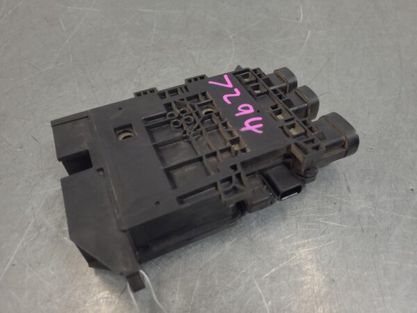 Renault Trafic X82 Fuse Box Engine Bay 2015–Present - Image 6