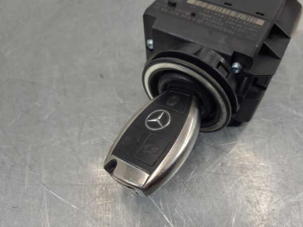 Mercedes Viano 639 Ignition W/ Key 639 Wagon 07/05-12/14 2005–2014 - Image 7