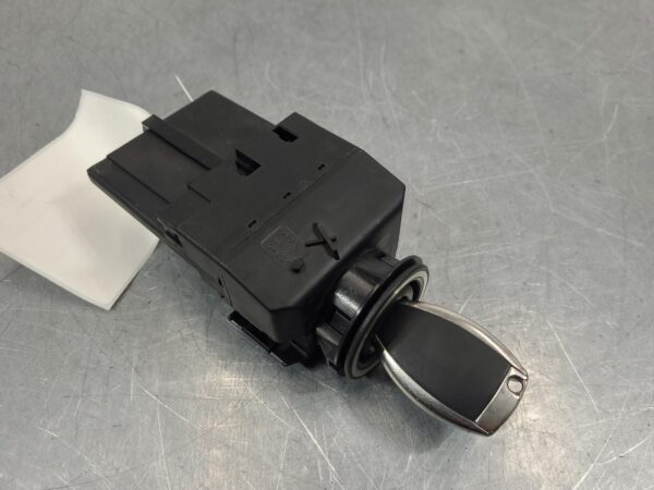 Mercedes Viano 639 Ignition W/ Key 639 Wagon 07/05-12/14 2005–2014 - Image 5