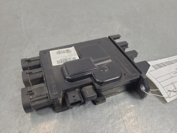 Renault Trafic X82 Fuse Box Engine Bay 2015–Present - Image 3