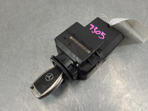 Mercedes Viano 639 Ignition W/ Key 639 Wagon 07/05-12/14 2005–2014 - Image 2