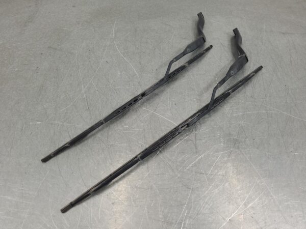 RAM 2500/3500 D2 Wiper Arm Dj/D2 2020–Present - Image 3
