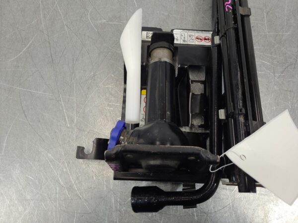 RAM 2500/3500 D2 Jack/Tool Kit Dj/D2 2020–Present - Image 4