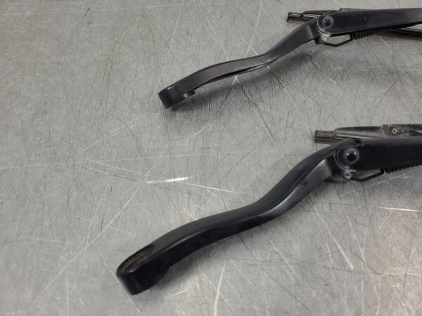 RAM 2500/3500 D2 Wiper Arm Dj/D2 2020–Present - Image 4