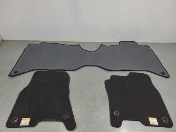 RAM 2500/3500 D2 Floor Mats/Boot Liner Dj/D2 2020–Present - Image 6