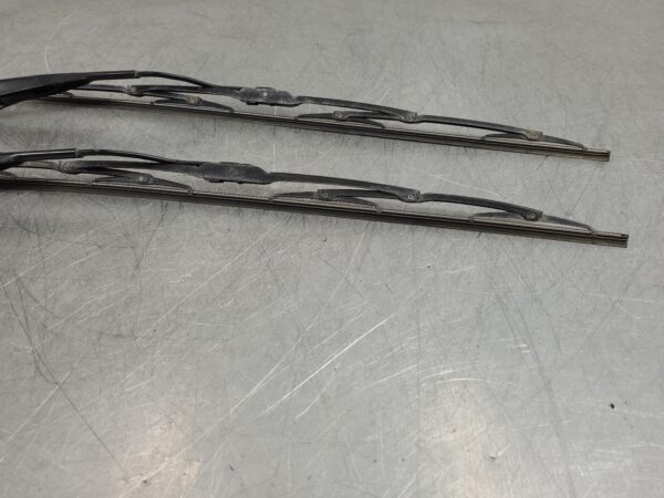 RAM 2500/3500 D2 Wiper Arm Dj/D2 2020–Present - Image 5