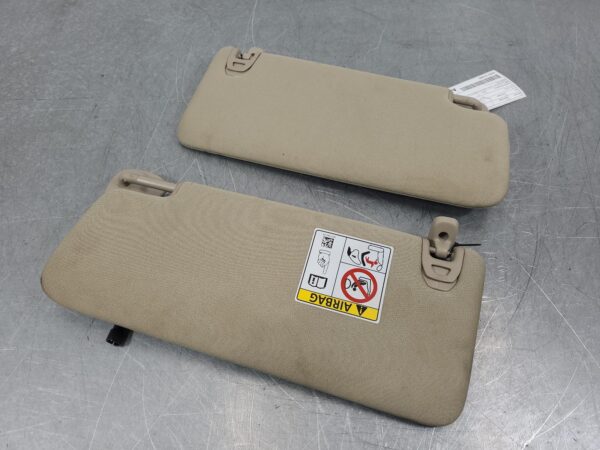 RAM 2500/3500 D2 Sun Visor Dj/D2 2020–Present - Image 3