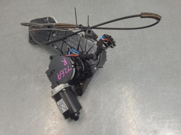 Mercedes Vito 447 RH Rear Lock Mechanism V Class 2015–Present - Image 2