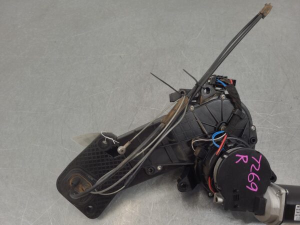 Mercedes Vito 447 RH Rear Lock Mechanism V Class 2015–Present - Image 5