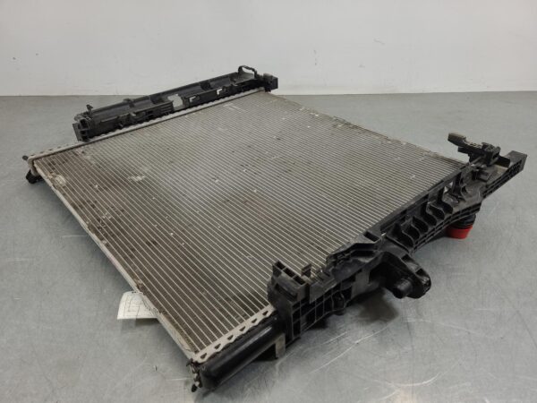 Mercedes Sprinter VS30 Radiator Rwd 2022–Present - Image 5