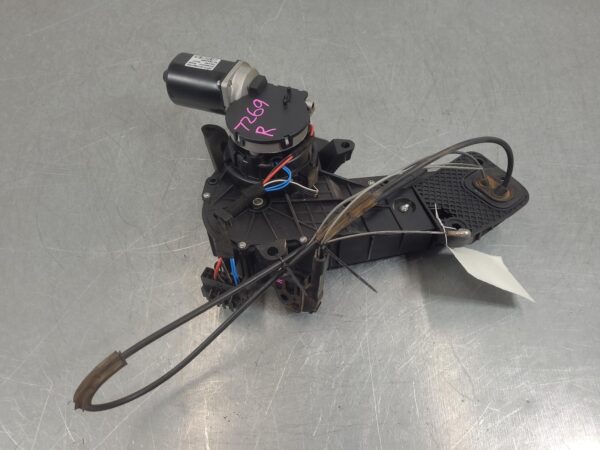 Mercedes Vito 447 RH Rear Lock Mechanism V Class 2015–Present - Image 3
