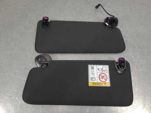 RAM 2500/3500 D2 Sun Visor Dj/D2 2020–Present