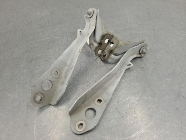 Renault Master X62 Bonnet Hinge/Strut Hinge Pair 2011–2020 - Image 5