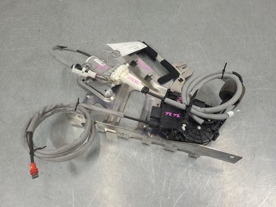 Mercedes Sprinter VS30 RH Power Close Door Actuator with Cable 2018–Present - Image 3