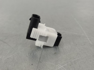 Mercedes Sprinter VS30 Brake Light Switch With Plastic Clip 2018–Present - Image 2