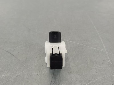 Mercedes Sprinter VS30 Brake Light Switch With Plastic Clip 2018–Present - Image 3