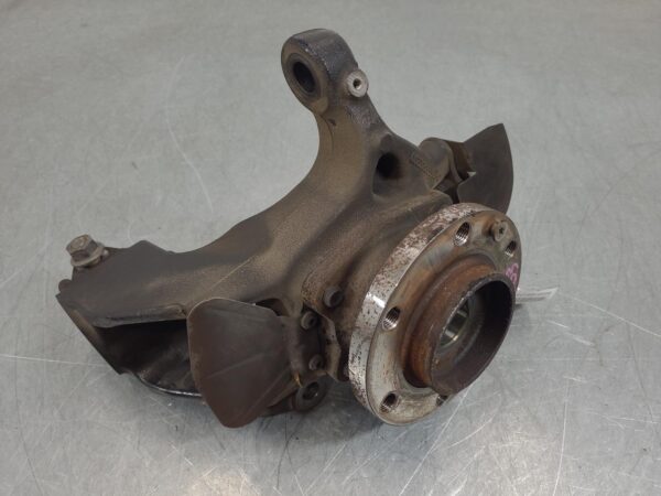 Mercedes Sprinter VS30 Left Front Hub Assembly Fwd 2018–Present