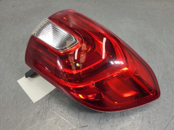 Ford Everest UA Right Taillight In Body 2015–2022 - Image 3