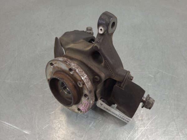 Mercedes Sprinter VS30 Left Front Hub Assembly Fwd 2018–Present - Image 2