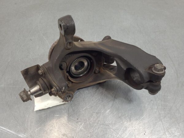 Mercedes Sprinter VS30 Left Front Hub Assembly Fwd 2018–Present - Image 4
