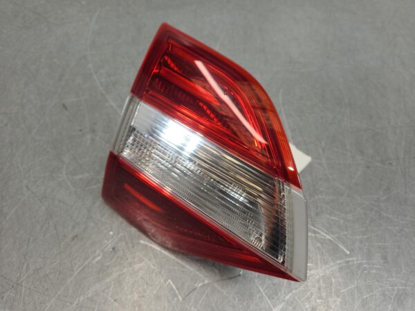 Ford Everest UA Rear Garnish Tailgate Lamp LH 2015–2022 - Image 3