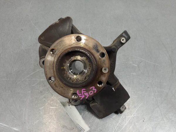Mercedes Sprinter VS30 Left Front Hub Assembly Fwd 2018–Present - Image 3