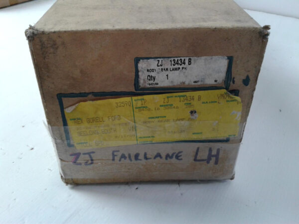 FORD FAIRLANE ZJ 05/1979-3/1982 LEFT TAILLIGHT GLOBE HOLDER - Image 11