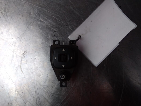 FORD RANGER PX 06/2011-2022 MANUAL FOLD MIRROR SWITCH