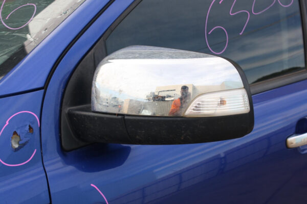 FORD RANGER PX 06/2011-2022 MANUAL FOLD MIRROR SWITCH - Image 9