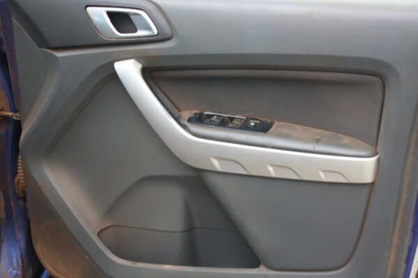 FORD RANGER PX 06/2011-2022 MANUAL FOLD MIRROR SWITCH - Image 10