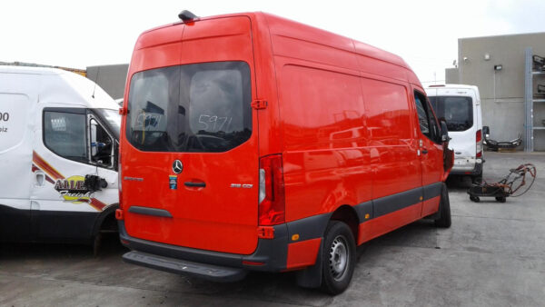 MERCEDES BENZ SPRINTER VS30 05/2018-2024 KEYLESS ENTRY CONTROL MODULE RECEIVER - Image 17