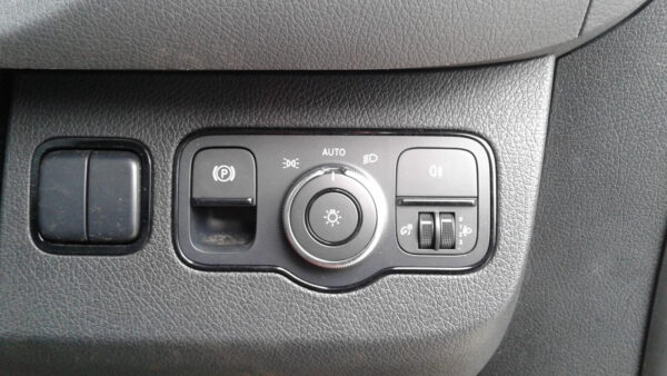 MERCEDES BENZ SPRINTER VS30 05/2018-2024 KEYLESS ENTRY CONTROL MODULE RECEIVER - Image 25