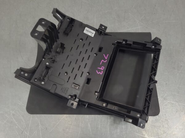 Ford Ranger PX Series 3 Dash Radio Non-Climate Control Panel/Control Unit Type 2018–2022 - Image 8