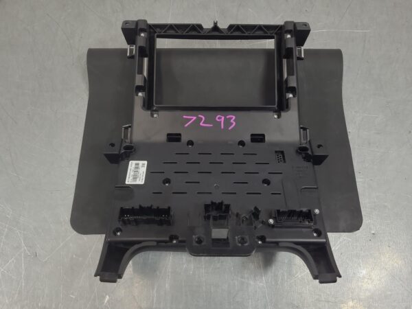 Ford Ranger PX Series 3 Dash Radio Non-Climate Control Panel/Control Unit Type 2018–2022 - Image 6