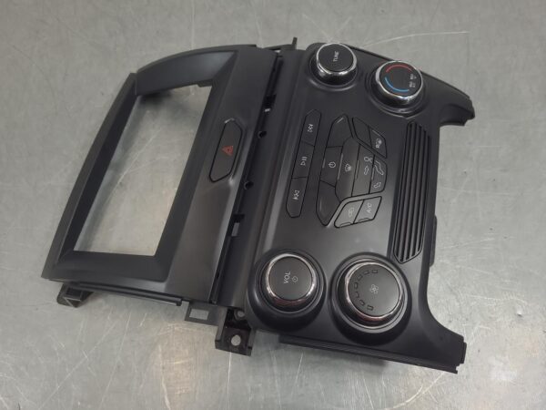 Ford Ranger PX Series 3 Dash Radio Non-Climate Control Panel/Control Unit Type 2018–2022 - Image 3