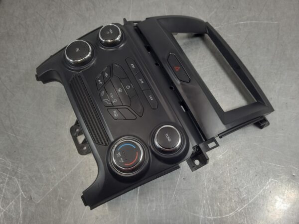Ford Ranger PX Series 3 Dash Radio Non-Climate Control Panel/Control Unit Type 2018–2022 - Image 2