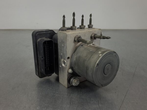 Mercedes Sprinter NCV3 ABS Pump/Modulator P/N A9069001902 2006–2018