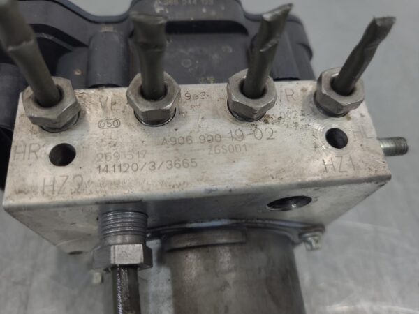 Mercedes Sprinter NCV3 ABS Pump/Modulator P/N A9069001902 2006–2018 - Image 6