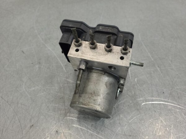 Mercedes Sprinter NCV3 ABS Pump/Modulator P/N A9069001902 2006–2018 - Image 5
