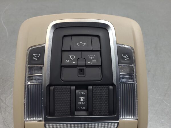 RAM 2500/3500 D2 Courtesy Light Dj/D2 2020–Present - Image 4