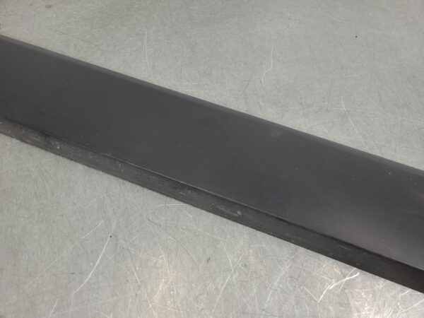 Renault Trafic X82 RH Rear Door Mould Short Wheelbase 2015–Present - Image 3
