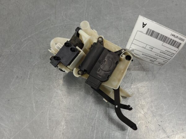 Mercedes Viano 639 Blend Door Actuator 639 Wagon 07/05-12/14 2005–2014 - Image 2