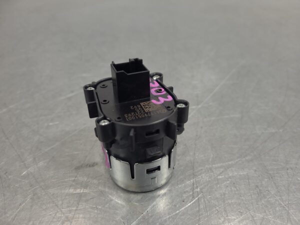 Mercedes Sprinter VS30 Ignition Switch 2018–Present - Image 6