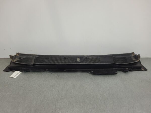 RAM 2500/3500 D2 Wiper Cowl Panel Dj/D2 2020–Present
