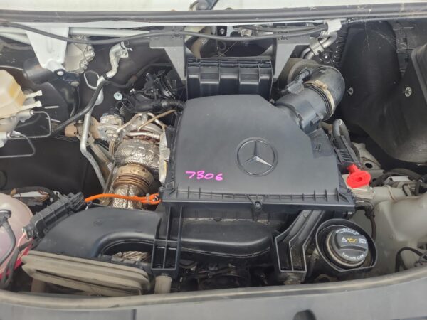 Mercedes Sprinter VS30 2.0L Turbo-Diesel Adblue/Scr Adblue Injector 2022–Present - Image 12