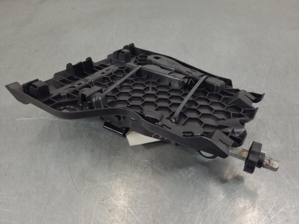 Mercedes Sprinter VS30 Jack/Tool Kit 2018–Present - Image 4