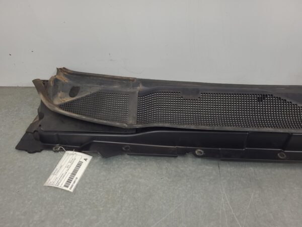 RAM 2500/3500 D2 Wiper Cowl Panel Dj/D2 2020–Present - Image 2