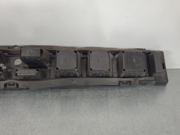 Ford Mustang FM Front Bar Brkt/Reinforcement Energy Absorber 2015–2017 - Image 3